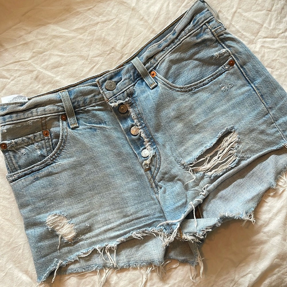 Levi’s denim shorts size 27